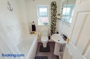 2 Bedroom Peaceful Home, Colchester - Image 3