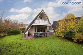 Ooievaar I Bungalow met Grote Tuin - Image 1