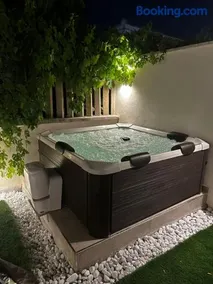 Luxury Apartment Collection Sea Suite Jacuzzi - Image 1