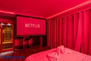 LE COCON- Jacuzzi & Sauna privés By SweetDreams - Image 3