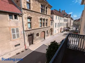 Appartement charmant au cœur de Vesoul avec parking privé - Image 1