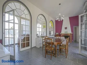 Spacious holiday home in Aure sur Mer with garden - Image 1