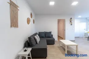 Apartamento Torre Cervantes, moderno, luminoso, a 5 min de la Playa - Image 4