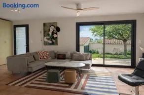 Large house with private pool in Graveson - Image 2