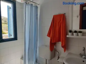 Peaceful getaway for 2 - amazing sea view/sunbeds! - Image 1