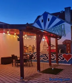 Design Apartments Red Blue - Image 1