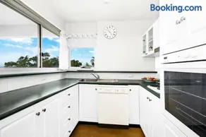 The Headlands Apartment 16 - Image 2
