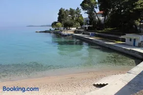 Family friendly apartments with a swimming pool Sveti Anton, Krk - 5291 - Image 3