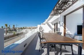 Brand New Luxury Apartment with Private Jacuzzi - Image 3