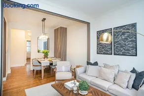 2 bedroom urban chic right on the Brown University campus - Image 1