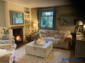 Cottage c1790, Superb central Witney, free parking - Image 3