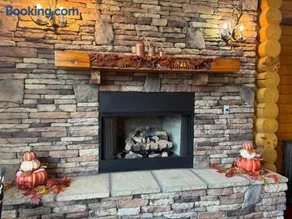 Copper Elk Lodge - Image 2