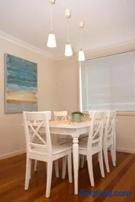 Ocean Views Walk to Malua Beach EV & Pet Friendly - Image 3