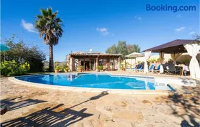 Luxurious Home In Sineu - Image 1