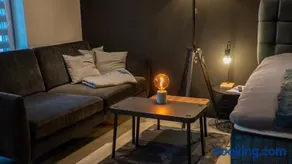 Black Studio Apartment 2 City - Image 2