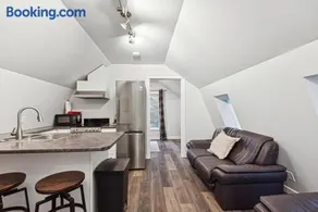 Mark Impett Rustic 1-Bedroom farm style loft with fire pit - Image 3