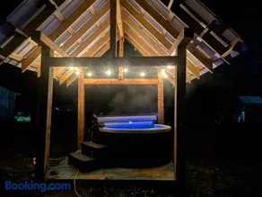 Golden Rings Cabin on Homestead w Hot Tub - Image 5