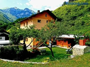 Apartment and Garden house among the mountains - Image 2