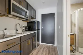 The Columbus Hotel - The Tailored Studio - 89-302 - Image 1