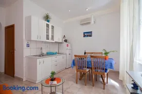 Val Apartments - Image 3