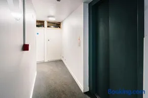 Charming Apartment in the Church near Canary Wharf - Image 2