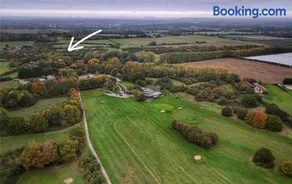 Parkgate Cottage Countryside Stay at Chelsfield Retreat - Image 3