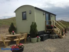 Upper Gilwern Quarry Hut - Image 4