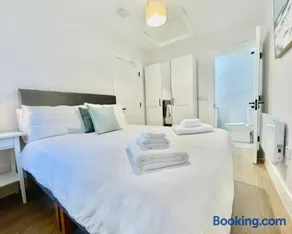 Bright & stylish short term rentals - Image 1