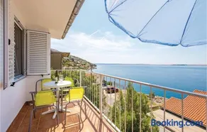 2 Bedroom Beach Front Apartment In Lukovo Sugarje - Image 1