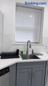 Beautiful Bedroom with Attached Bathroom, 15 minutes from NYC - Image 5