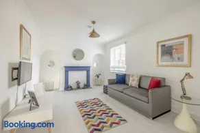 Host & Stay - Meadow Way - Image 2
