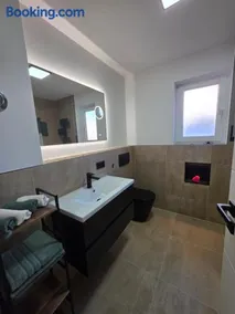 Moderne 2 Zimmer Wohnung - Image 1