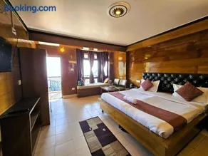 Hotel Monal Inn, Pangot Wildlife and Bird Sanctuary - Image 3