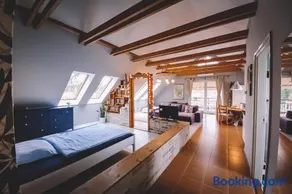 Pannónia Apartment - Image 1