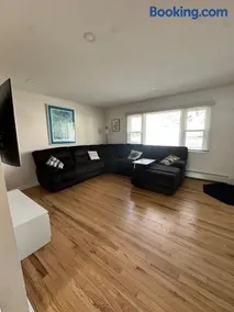 Modern 2 bed Apt-15mins to World Cup Stadium-30mins NYC - Image 2