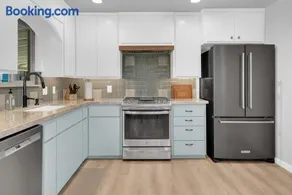 Oakwood Tranquility-Peaceful 2 BR Plus Office - Image 2