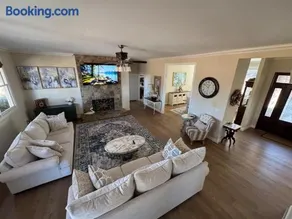 The Blue Heron Lakehouse! Superb 6-BR home Logan Martin Lake in charming Lincoln - Image 1