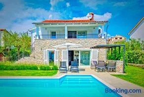 Salt & Sand Villa with a view - Image 1