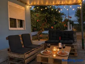 Wooden Loft 3min Walk to Beach - Image 1