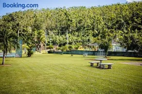 Gated Runaway Bay Townhome with Pool Near Beach - Image 4