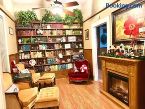 Spacious Downtown Jackson Retreat- Historic Hangout - Image 1