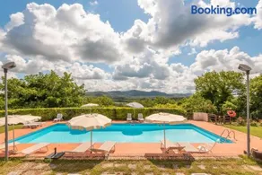 Relax nella jacuzzi in Toscana - Image 1