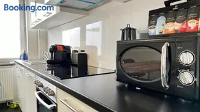 Komfort Apartment Neumünster Ideal für Firmen & Langzeitaufenthalte - Image 2