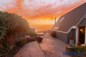 Spectacular Oceanfront Studio with Hot Tub & Loft - Image 4