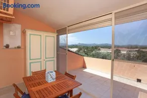 Porto Coda Cavallo Beach House a 300 mt dal mare, con terrazza panoramica - Image 1