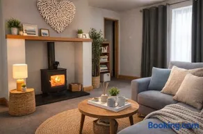 #135 Lux Countryside Retreat with HotTub - Sleeps 6 - Perfect for Contractors and Families - Free Parking - Image 1