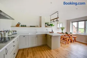 2 Bed in Newton oc-ffba - Image 3