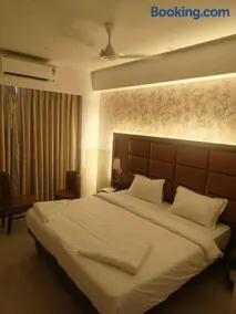 Hotel Suncity Residency - Image 2