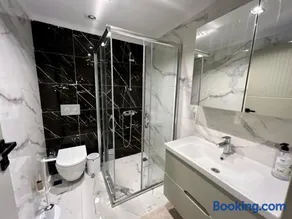 Green Park Villa - Image 2