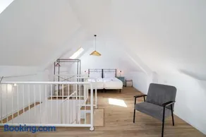 Modern Duplex - 10 Min Walk to City Center - Image 1